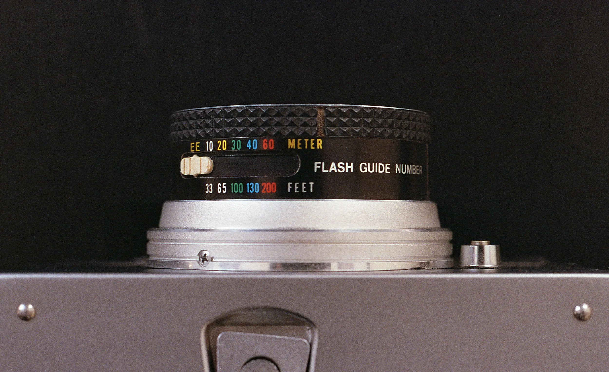 Petri Color 35 E — Aperture Preview